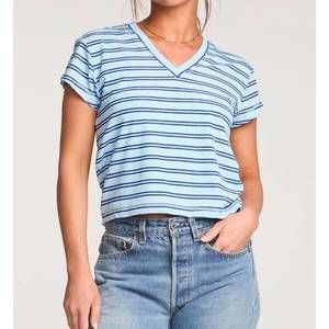 NEW CHASER rib gator v neck tee in blue stripe